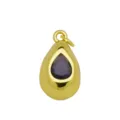 Gros plan d'un pendentif goutte plaqué or avec une pierre de zircone foncée - Pendentif Violet Foncé Seul