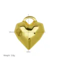 Vista di dettaglio ravvicinata del ciondolo a cuore dorato con dimensioni e peso. - Stile Cuore Lucido (DN260328-F) (Ciondolo Solo (Senza Catena))