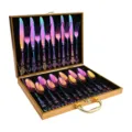 Set di posate di lusso in acciaio inox con finitura arcobaleno e manici goffrati vintage in box - Set da 24 Pezzi in Scatola di Legno / Iridescente