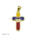 Verguld emaille kruis hanger met kleurrijk vlagontwerp en hart detail. Gedetailleerd overzicht. - Hanger Zonder Ketting (DN260327-B)