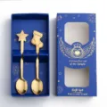 Set di cucchiai di Natale in acciaio inossidabile dorato con stella e calza regalo - Set di 2 Pezzi (Scatola Blu) / (Stella e calza) oro - Set da 2 pezzi in scatola blu