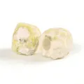 Bouchon de flacon de parfum en pierre brute naturelle, variante minérale jaune pâle et chic - Jade Xiuyan (Style Pierre Brute)