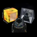 Natürliches Kristall Pyramide Ornament mit Schachtel, Harz Kristallkies Chakra Deko Variante. - H1 (Obsidian + Schwebender Ring) / Einzelstück
