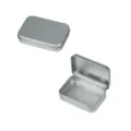 Petite boite en metal argente avec couvercle a charniere pour ranger bijoux et petits accessoires. - 80*53*18mm à charnière argent (en stock)
