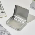 Zilveren metalen blikken doos draagbare opslagcontainer lege metalen kist voor dagelijks gebruik. - 105x85x22mm Mat Zilver