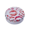 Petite boîte de rangement ronde en métal avec imprimé lèvres rouges, idéale pour les bijoux. - Boîte click-clack 55x20 mm B - Empreinte de rouge à lèvres