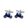 Gedetailleerd overzicht van blauwe fietsvormige manchetknopen met gepolijste zilveren sluitingen. - Blauwe Fiets Vorm (B1456-4)