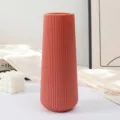 Vase en plastique mat à rayures verticales salon moderne minimaliste décoration de bureau - Vase à Rayures Verticales / Orange