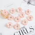 Roze kunstmatige chrysanten bloemhoofdjes voor DIY knutselwerk en huwelijksdecoratie. - Bleekgroen