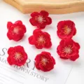 Mini künstliche rote Pflaumenblüten für DIY Haarschmuck und handgemachte Girlanden. - Pflaumenblüte mit Staubblatt / Rot