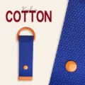 Portachiavi in cotone blu con bottone a pressione arancione vivace e anello pendente intrecciato. - Blu scuro e arancia dolce