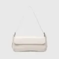 Bolso de hombro baguette de charol para mujer, elegante bolso de axila minimalista y chic. - Blanco