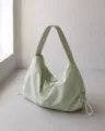 Bolso de hombro hobo minimalista de nailon verde claro, bolso casual de gran capacidad. - Verde