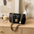 Bolso de hombro acolchado de cuero negro, elegante bolso cruzado para mujer novedad de primavera. - Negro