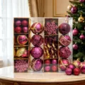 Lila Weihnachtsbaum Dekorationen Box mit galvanisierten Plastikkugeln, Schneeflocken und Eiszapfen. - 62-teiliges Set / Lila & Gold Stil (AS48-8)