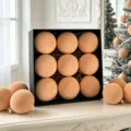 Flock-Samt Weihnachtskugel Detailansicht, elegante Weihnachtsbaum Deko und Box Präsentation. - Pfirsichrosa (ASSNR89-47)