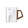Vierkante glazen theekop met houten handvat en traditioneel Chinees pruimenbloesemdesign. - 301-400ml / Pruim