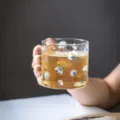 Leuke madeliefje glazen mok transparant hittebestendig met handvat voor dagelijks ontbijt - 350ml / Mokken met bloemenhandvat