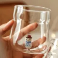 Bonita taza de cristal de Navidad con muñeco de nieve 3D dentro, vaso de agua y café. - 401-500ml / Muñeco de nieve