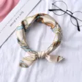 Women stylish silk square scarf retro chain printed neckerchief versatile fashion accessory - Chain Heart Lock