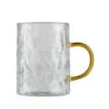 Transparante glazen koffiekop met gehamerd textuur en stijlvolle amberkleurige handvat - 300ml / Geel Handvat