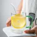 Tazza in vetro trasparente stile giapponese con manico verde e cannuccia resistente. - 301-400ml / Tazze dritte (manico verde)