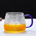 Japanse gehamerde glazen beker met blauwe handgreep en gele basis, stijlvolle mok voor thuis. - 450ml / Ananas enkele bekers (blauw handgreep)