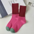 Chaussettes mi-mollet bloc de couleur vintage pour femmes, chaussettes d'hiver chaudes en coton. - Taille unique / Couleur Contrastée