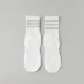 Chaussettes de yoga antidérapantes blanches pour femmes, rayées grises de sports - Taille unique / Blanc