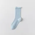 Atmungsaktive Mesh Baumwolle Wadenstrümpfe für Damen dünne Sommersocken hellblau gerollt - Einheitsgröße / Blau