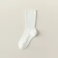 Damen weiße einfarbige Socken, bequeme Baumwoll-Freizeitsocken für den täglichen Gebrauch. - Einheitsgröße / Weiß