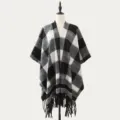 Black and white plaid poncho for women, cozy tassel cape shawl for autumn and winter season. - 3D Impression Black White Grey