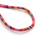 Primo piano di corda in cotone intrecciato bohémien colorato, perfetta per artigianato fai da te. - Con anima N. 8 / 6 mm, 1 yard/rotolo