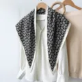Retro black white paisley triangular scarf women elegant vintage blouse fashion matching outfit. - RY-23