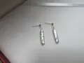 Pendientes vintage franceses con perlas naturales de agua dulce de estilo barroco. - Pendientes de botón plateados con perlas barrocas de agua dulce y barra plateada