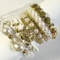 Elegante set di bracciali a più strati di perle con perline dorate e ciondolo a moneta - Stile Moda di Perle Oro (32387-bra-G-EP)