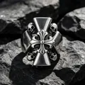 Anillo gótico retro de acero de titanio con calaveras y cruz de lis - Talla US 9 / Gris Plata