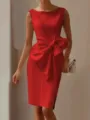 Élégante robe midi sans manches en satin rouge avec nœud chic à la taille pour soirées chic. - S / Rouge