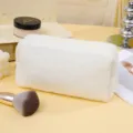 Trousse de maquillage en peluche blanche douce et duveteuse pochette de rangement voyage - Blanc