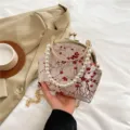 Elegant silk floral handbag with pearl handle and metal chain for Hanfu or Cheongsam - Red