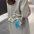 Elegante borsa a mano vintage in tessuto stile cinese con motivi a onde e nappa - Blu