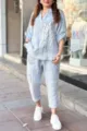Ensemble deux pièces en lin bleu clair décontracté avec haut à manches et pantalon ample. - S / Haut et bas / Bleu clair