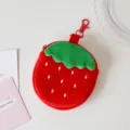 Lindo monedero de peluche de fresa roja con detalles de hojas verdes y gancho de clip rojo - Rojo