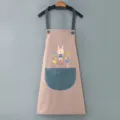 Grembiule da cucina impermeabile con stampa di coniglietto e tasca per cucinare. - Rosa antico con tasca blu - modello standard