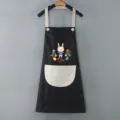 Grembiule da cucina nero impermeabile con bretelle beige e stampa con coniglietto pasquale. - Nero con tasca grigia modello standard