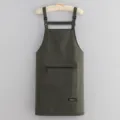 Solid color waterproof oil-proof kitchen apron with zipper pocket and adjustable straps. - Green