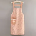 Grazioso grembiule da cucina floreale con tasca, design con orecchie di coniglio. - Grembiule a salopette / Rosa