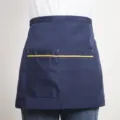 Grembiule da vita blu scuro con tasche e cuciture gialle, ideale per cucina e bar. - Blu