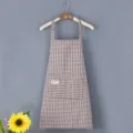 Delizioso grembiule da cucina in cotone a quadri marrone e bianco, elegante grembiule da cuoca donna. - Caffè
