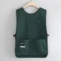 Grembiule da lavoro smanicato verde scuro con fibbie laterali e comode tasche capienti. - Verde Scuro